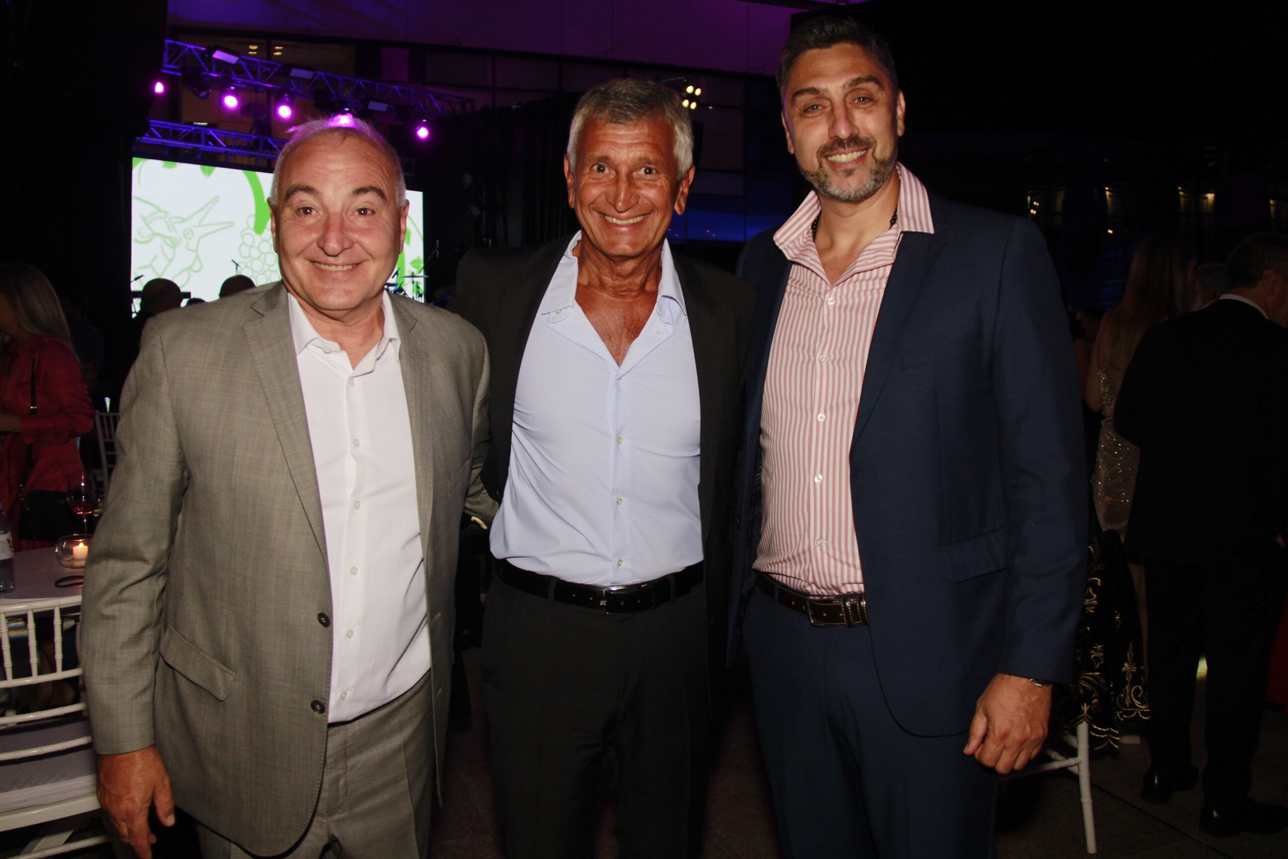 Eduardo Moreno, Edgardo Obeid (director comercial Banco Del Sol) y Marcelo Bordonaro (comercial Banco Del Sol). 