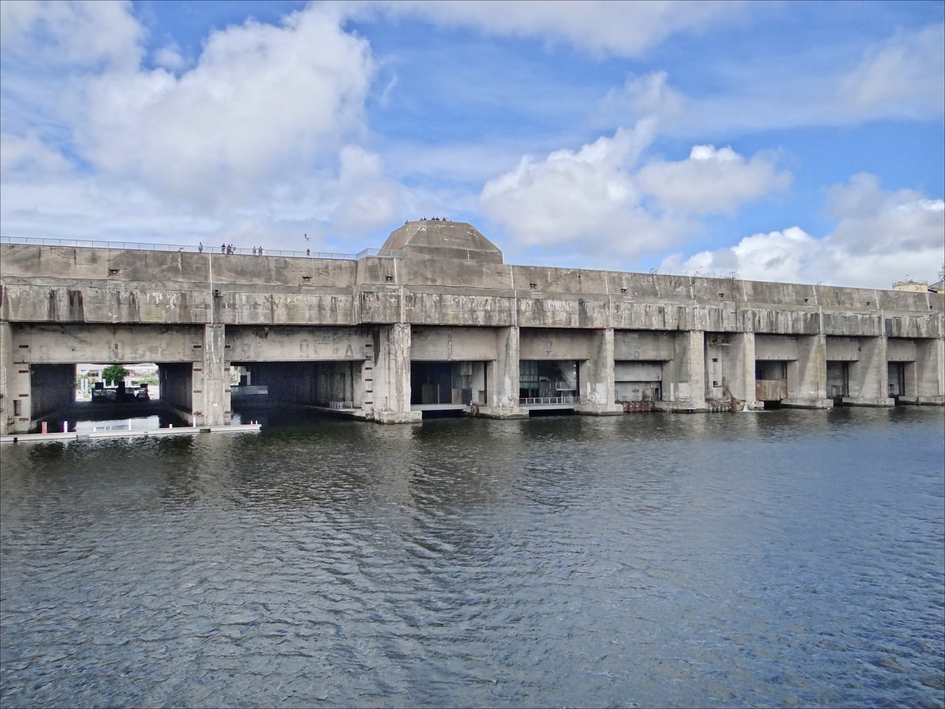 La base para submarinos que construyeron los alemanes en Saint-Nazaire y que fue el blanco de la Operación Chariot británica.                        