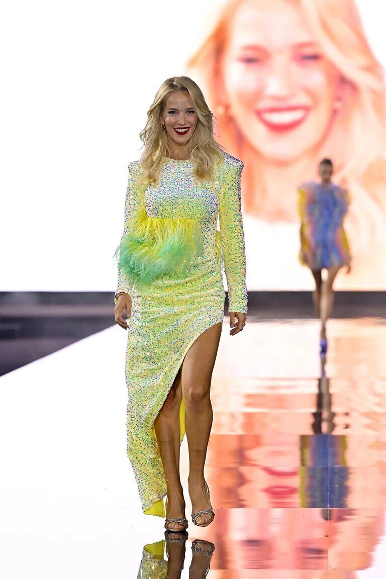 Luisana Lopilato en el París Fashion Week.