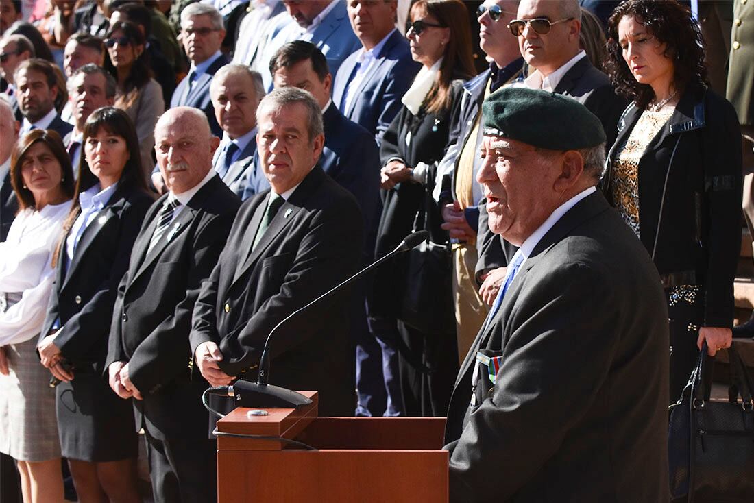 Acto conmemorativo por los 40 años de la guerra de Malvinas. En casa de gobierno se llevo a cabo un acto en el que participaron autoridades politicas y de las fuerzas armadas, donde brindaron reconocimiento a veteranos y caidos en el conflicto del Atlantico Sur en 1982
foto: Mariana Villa / Los Andes