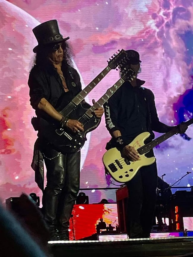 Slash conmocionó al público en River Plate