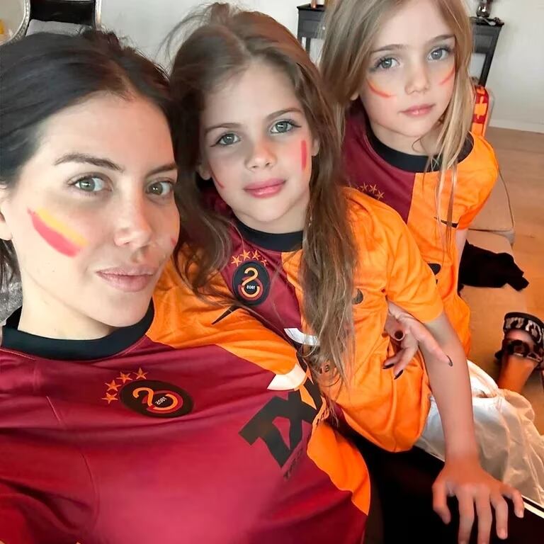 Wanda Nara viajó a Turquía para ver a su esposo e hijas.