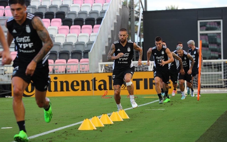 La imagen que subió el Papu Gómez entrenando