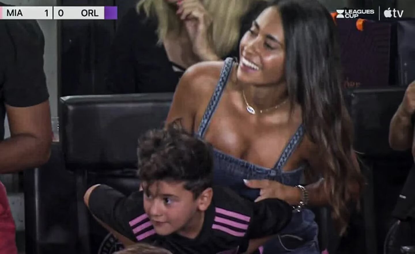 Los memes por el bronceado de Anto Roccuzzo.