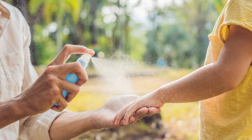 La Citronella es otro repelente a base de aceites vegetales y menos efectivo que el DEET. 