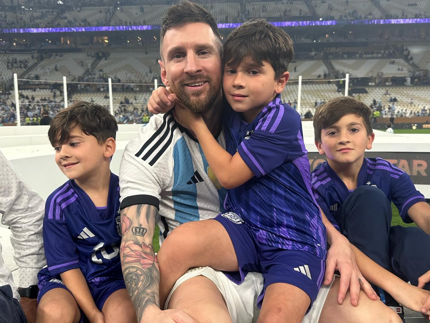 Lionel Messi y sus hijos