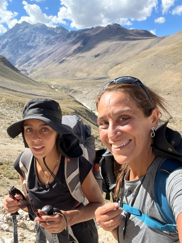 Federica Cafferata y su madre Soledad Bermejo.