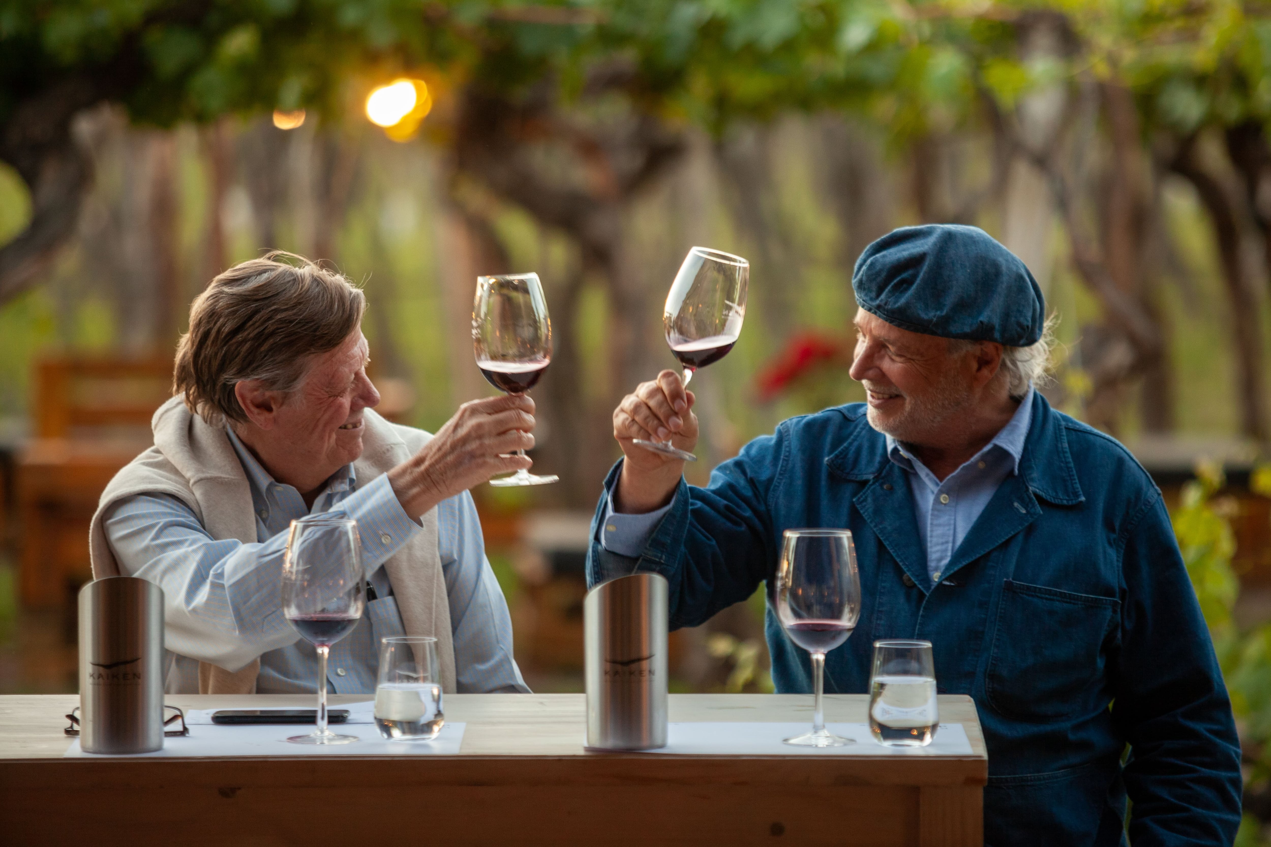 Aurelio Montes y Francis Mallmann presentaron la nueva etiqueta. - Gentileza