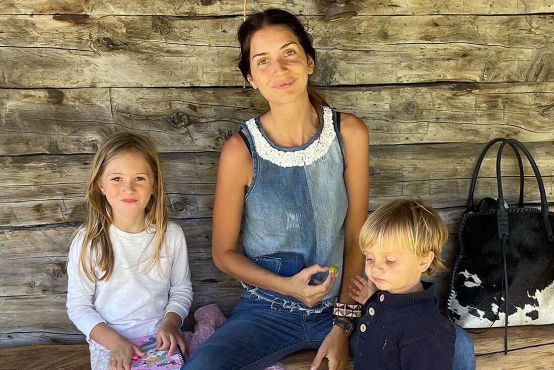 Zaira Nara junto a sus hijos, Malaika y Viggo.