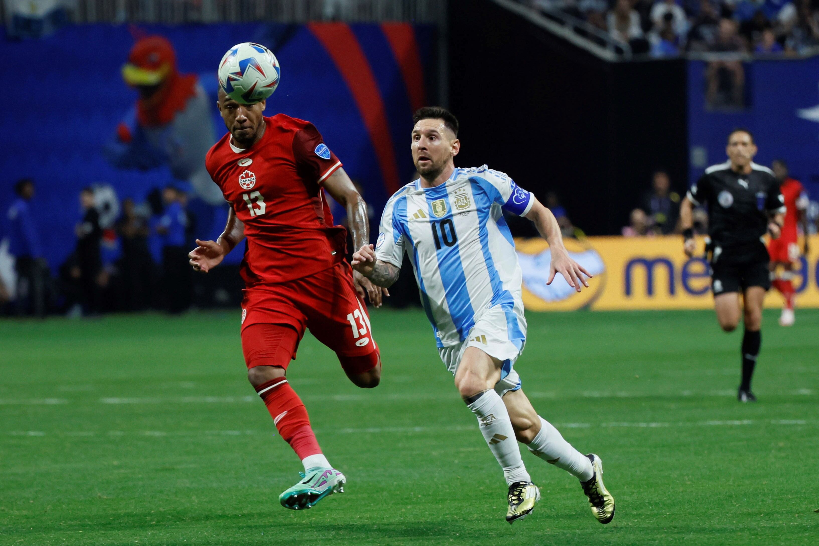 Lionel Messi en el partido de la primera fecha ante Canadá. (AP)