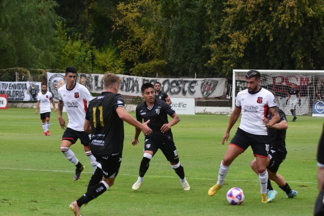 Por la 10° fecha de la zona A, Gimnasia y Esgrima recibe a Defensores de Belgrano. / Mariana Villa (Los Andes).