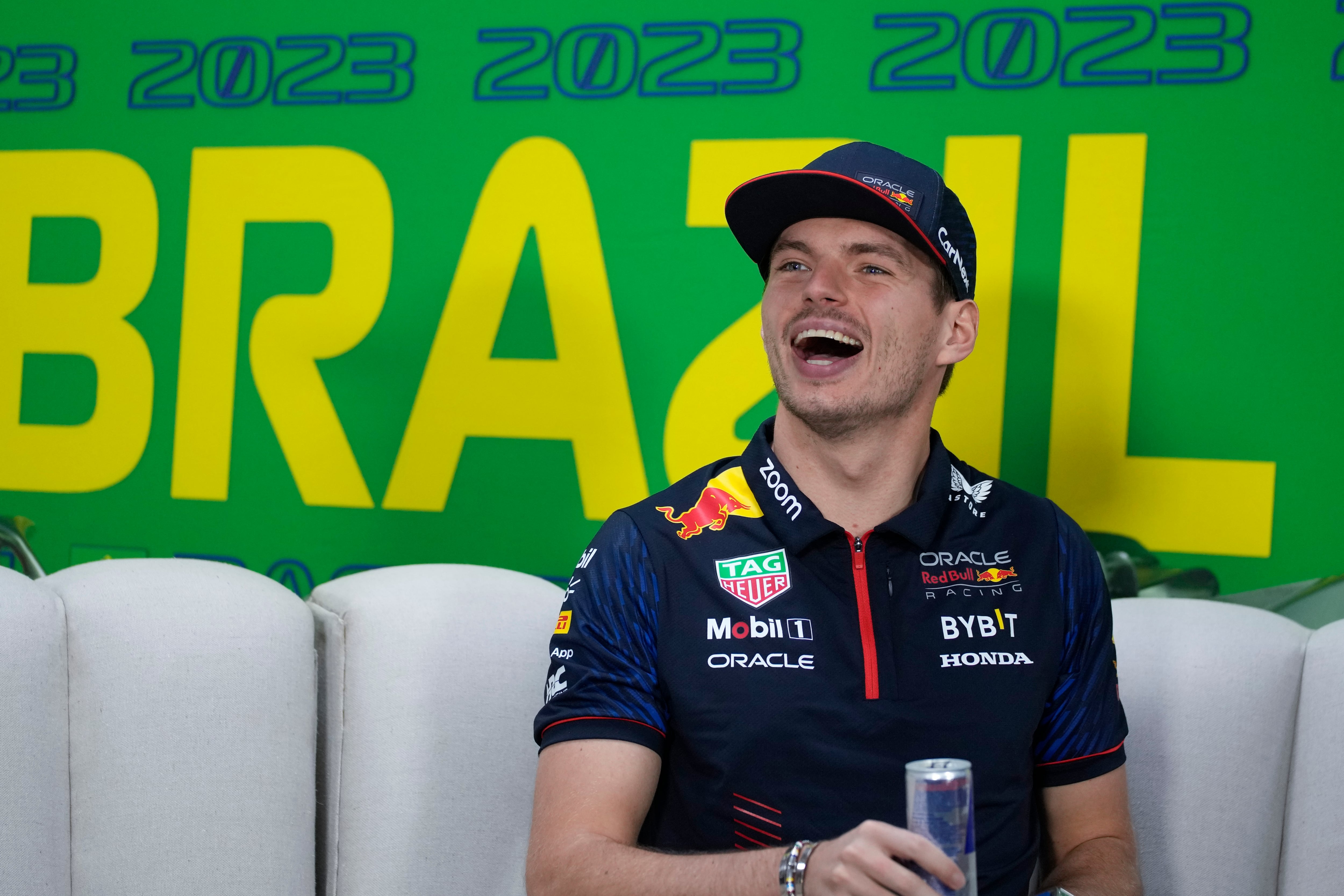 Max Verstappen, de Holanda, piloto de Red Bull, participa en la conferencia de prensa previa al Gran Premio de Brasil en el circuito de Interlagos, en Sao Paulo, Brasil, el jueves 2 de noviembre de 2023. (AP Foto/Andre Penner)