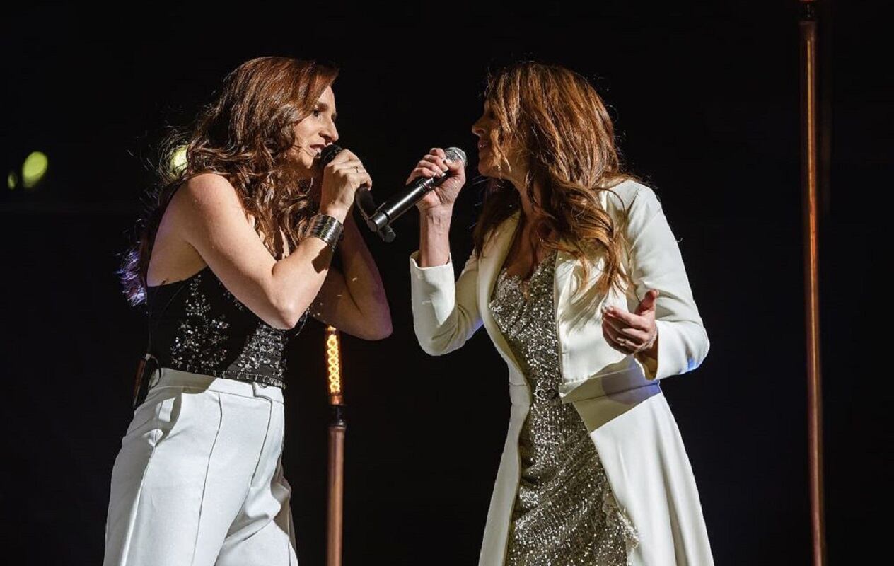 Soledad Pastorutti y su hermana Natalia - 