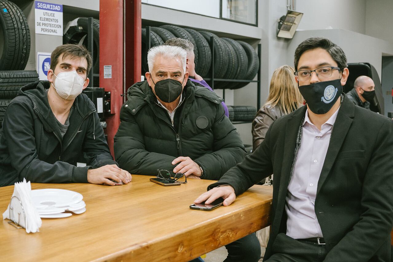 Ricardo y Leandro Monteavad y Cristian Tisera. 