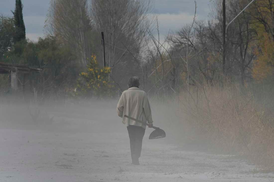 Localidades de Tunuyán sufrieron una tormenta de granizo y lluvia atípica en esta época del año. Alicia Castro, chacarera (60) perdió toda la producción de lechugas y acelgas.