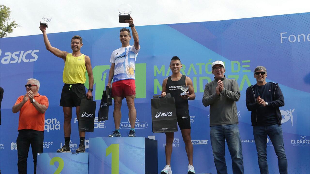 Maratón Internacional de Mendoza.
Miles de deportistas se dieron cita en las calles de la Ciudad de Mendoza para disfrutar de una nueva edición de la MIM en las distancias 10k, 21k y 42k.