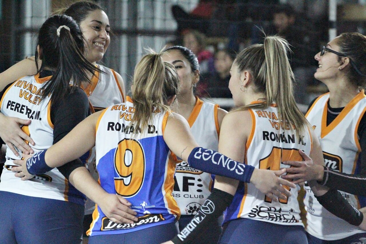 El plantel Femenino del Centro Deprotivo Rivadavia. / Gentileza.