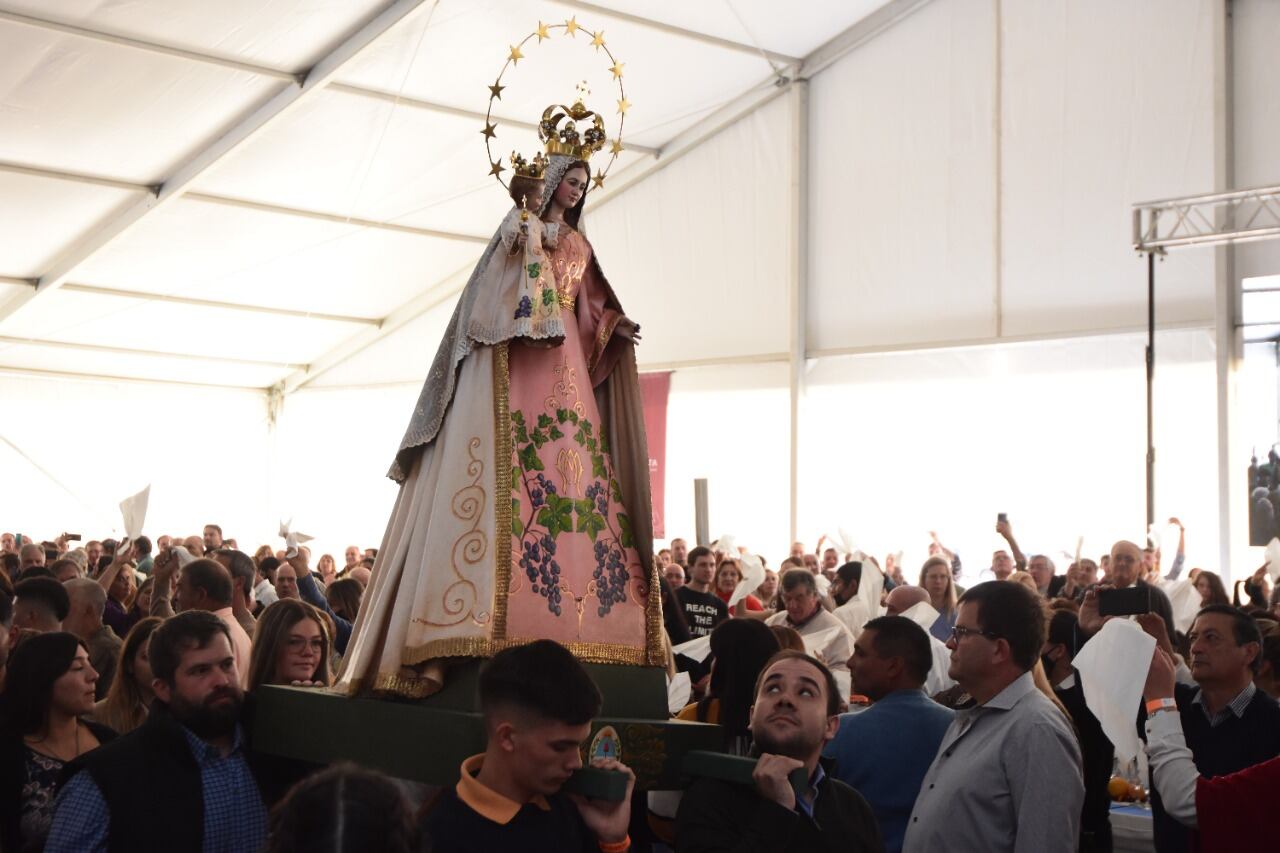 La imagen de la Virgen de la Carrodilla precedió el encuentro