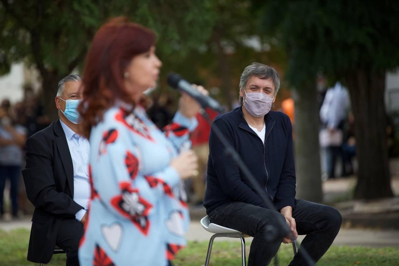 CFK estuvo acompañada por su hijo, el jefe del bloque Frente de Todos de la Cámara de Diputados, Máximo Kirchner. Foto: Gentileza.