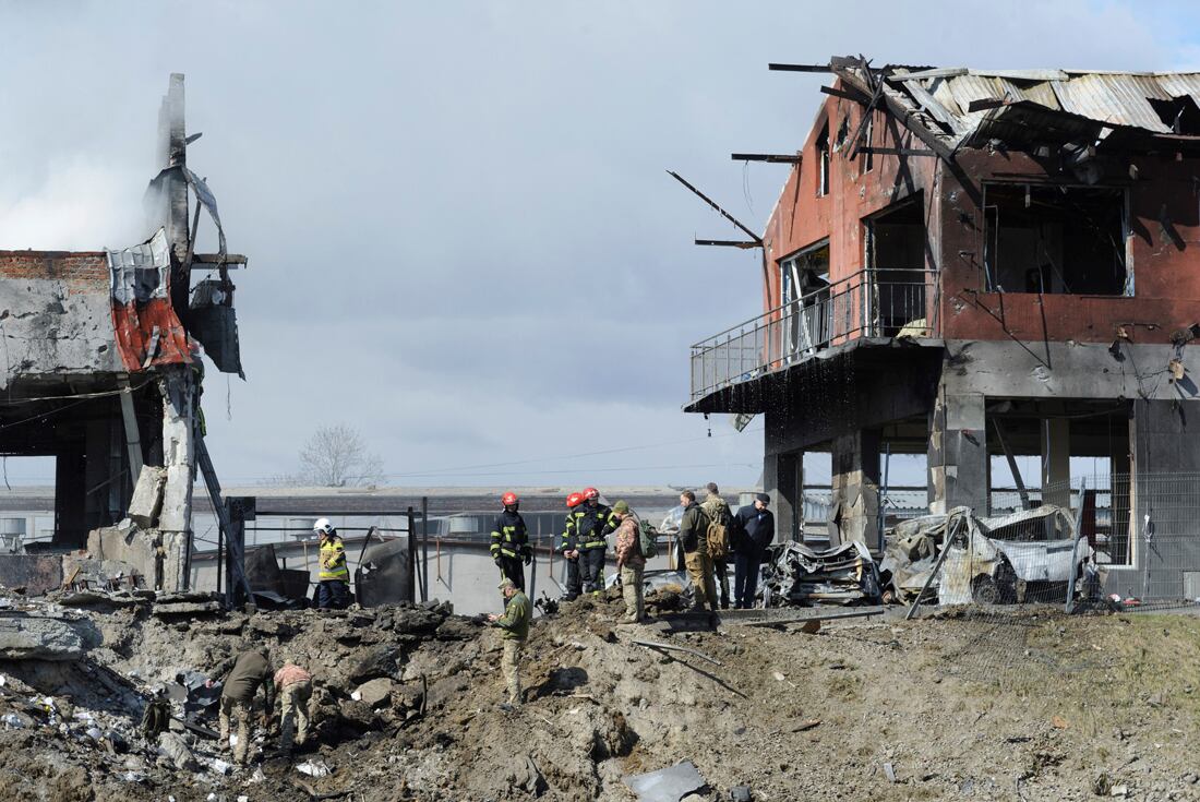 Los ucranianos aseguran que Rusia ha ido demasiado lejos y tienen miedo. (AP /Mykola Tys)