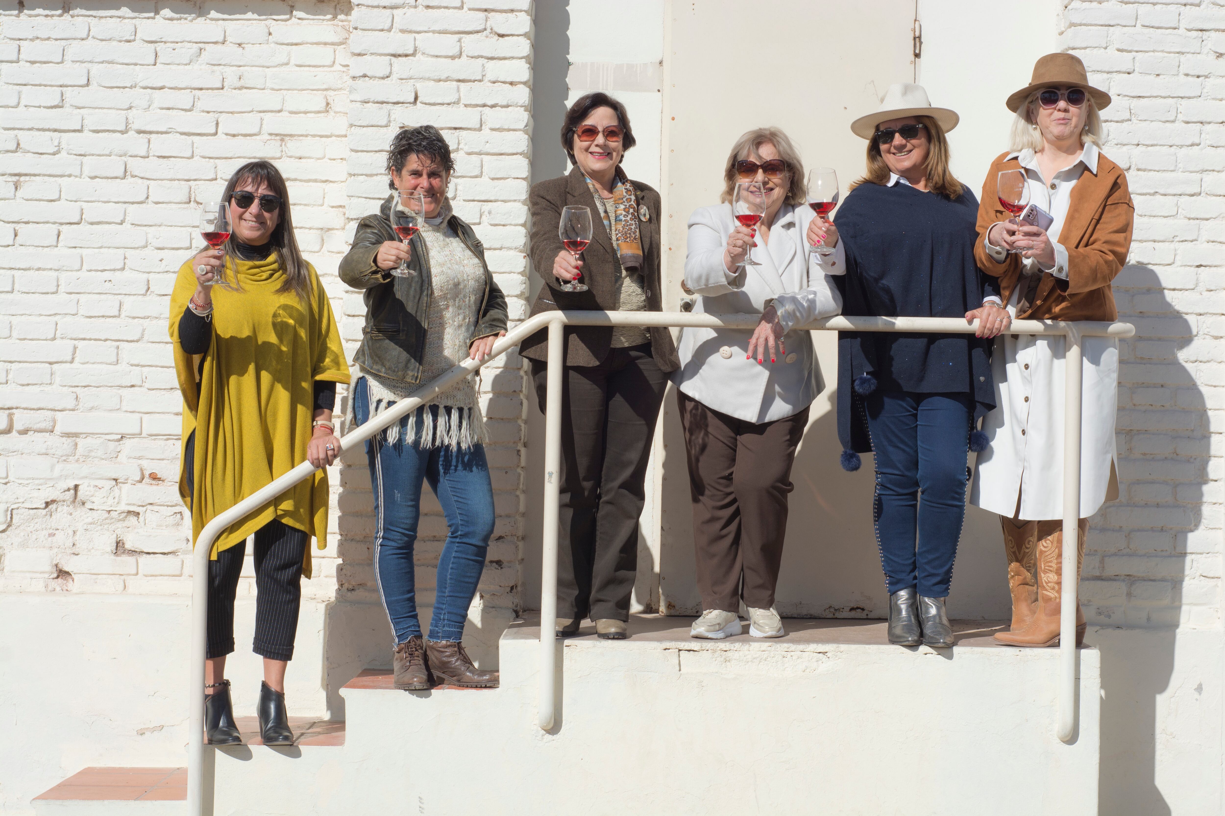 Bettina Konjak, Luz Castro, Cristina Pandolfi, Graciela Santamaría, Nancy Lopez y Fátima Villagra.