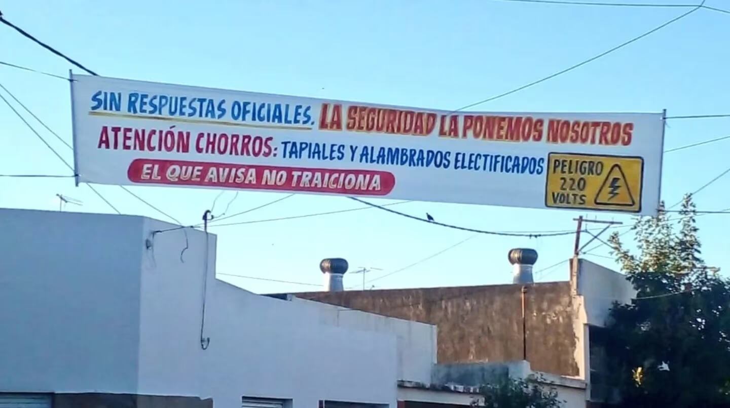 En los carteles los ciudadanos manifestaron que no ha habido respuesta oficial - Foto TN