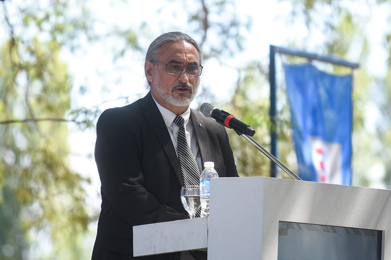 El ministro de Agricultura Ganadería y Pesca, Luis Basterra, presente en el desayuno de la Coviar