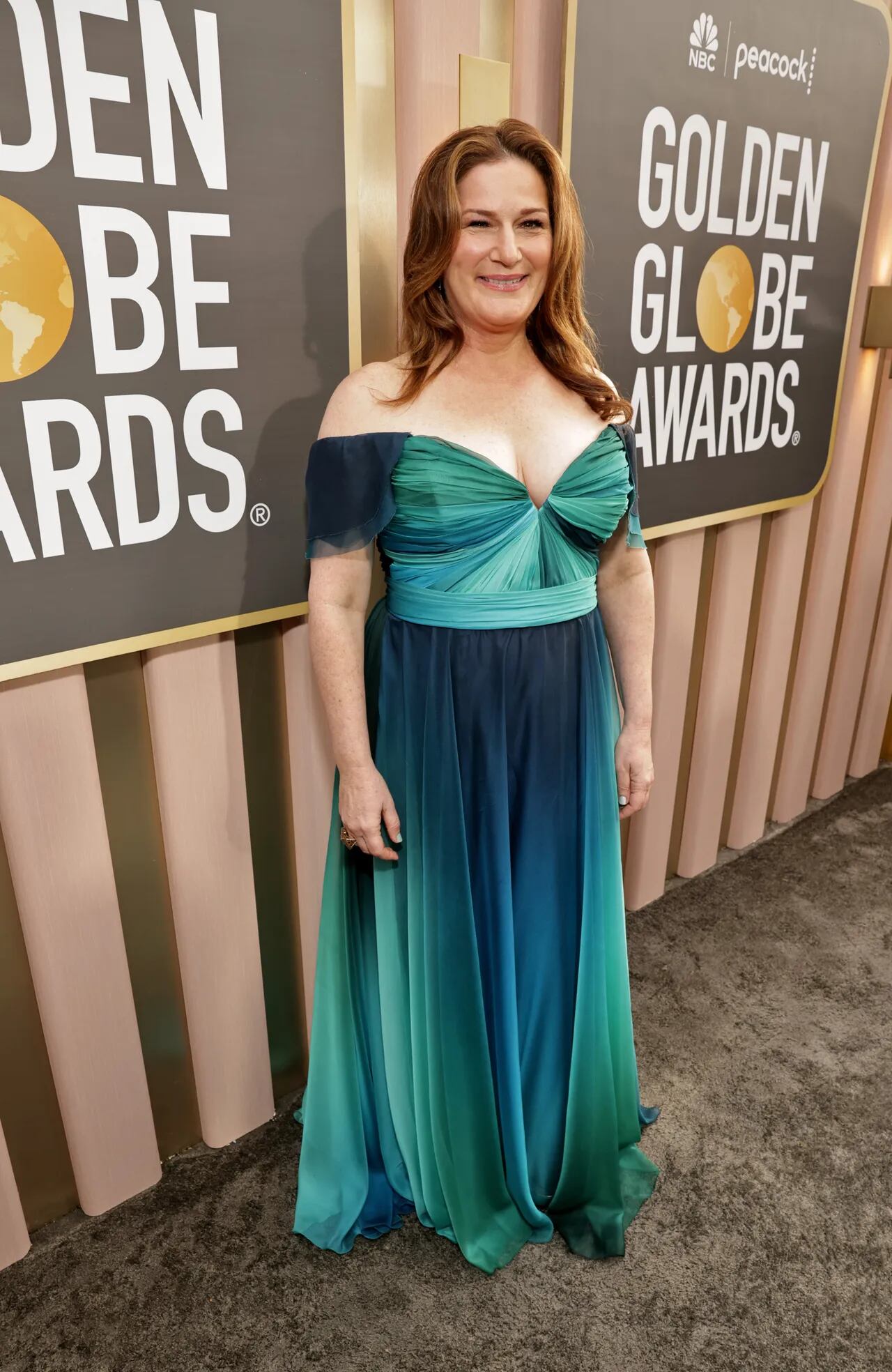 Ana Gasteyer con buenas intenciones, pero no luce