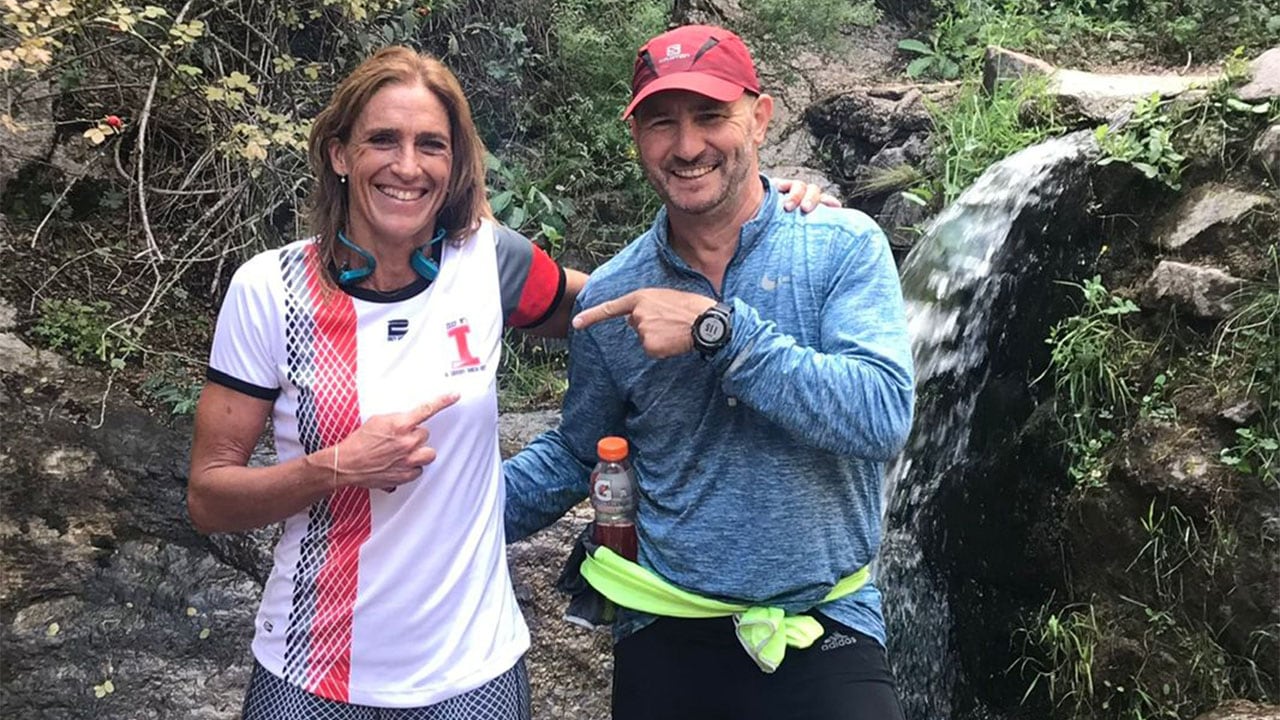 Laura Horta junto a su entrenador Sergio Furlán, a quien le agradece la confianza y el entrenamiento.