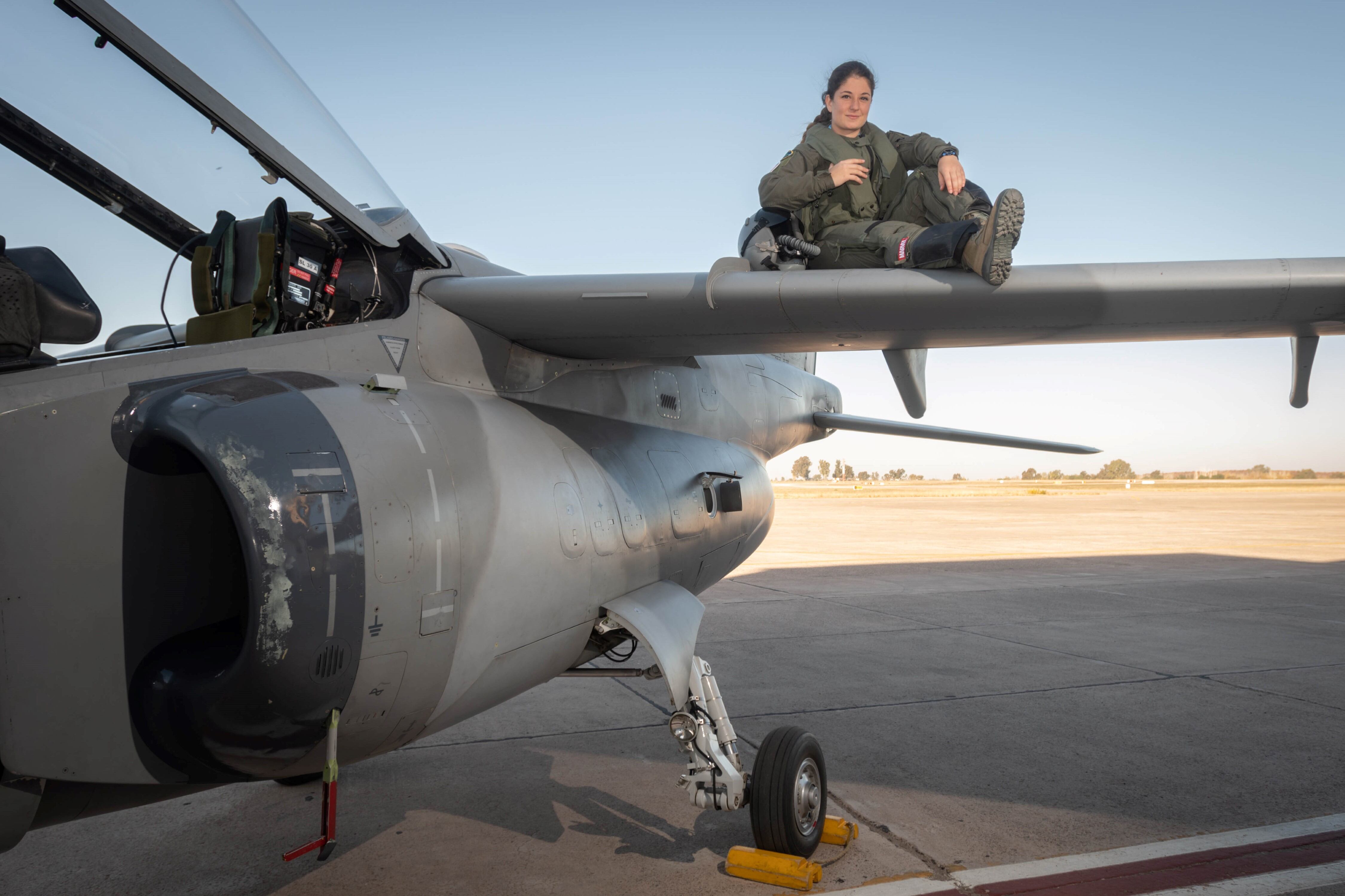 Sofía Vier tuvo en la provincia su primer Vuelo Solo como aviadora de combate. No le interesa ser la primera mujer, sino ser buena piloto