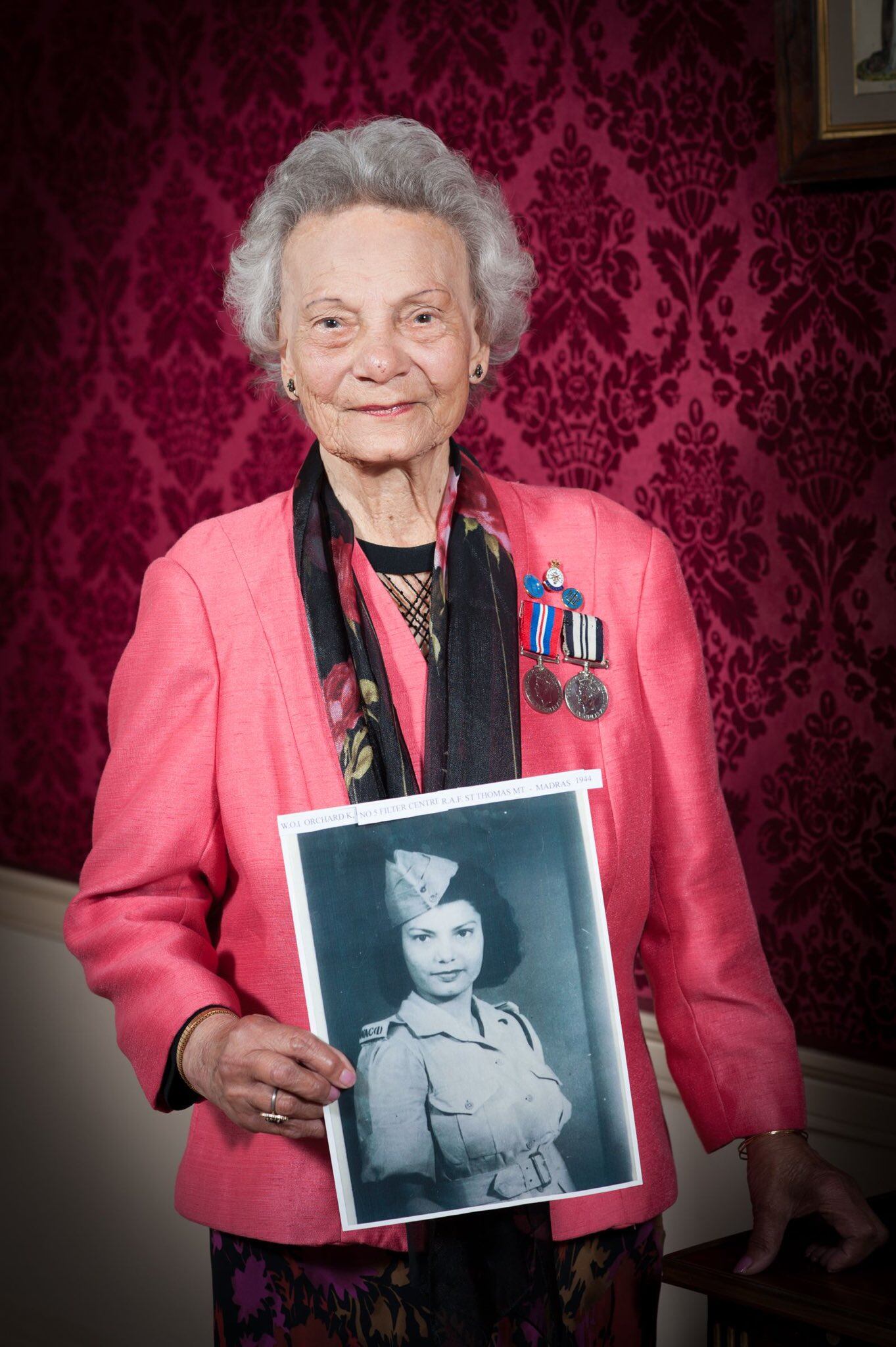 Kate Orchard, una veterana de la Segunda Guerra mundial, voló un planeador a sus 99 años.