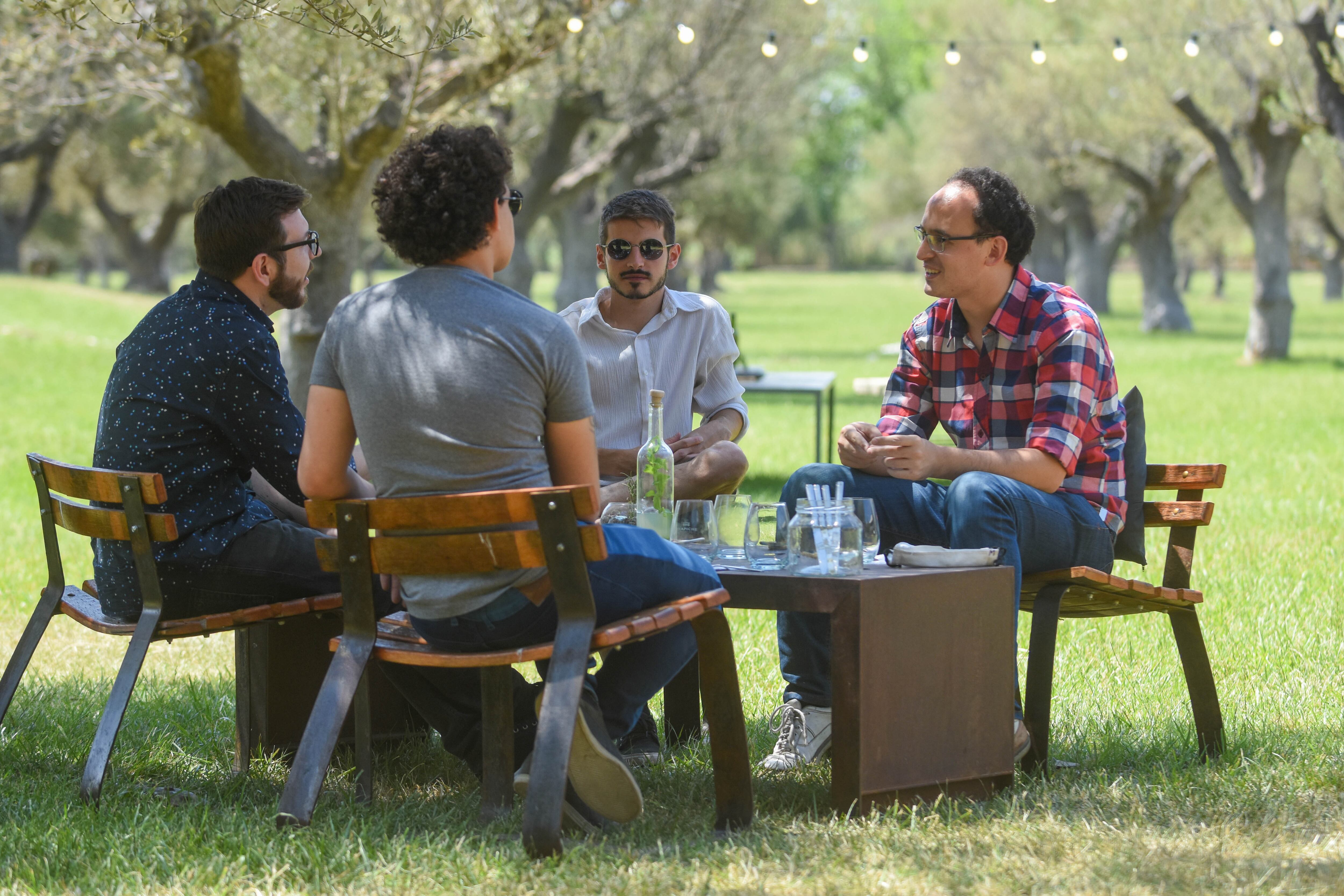 Los grupos de amigos que eligieron el horario del mediodía disfrutaron de un Wine Lunch a pleno sol.