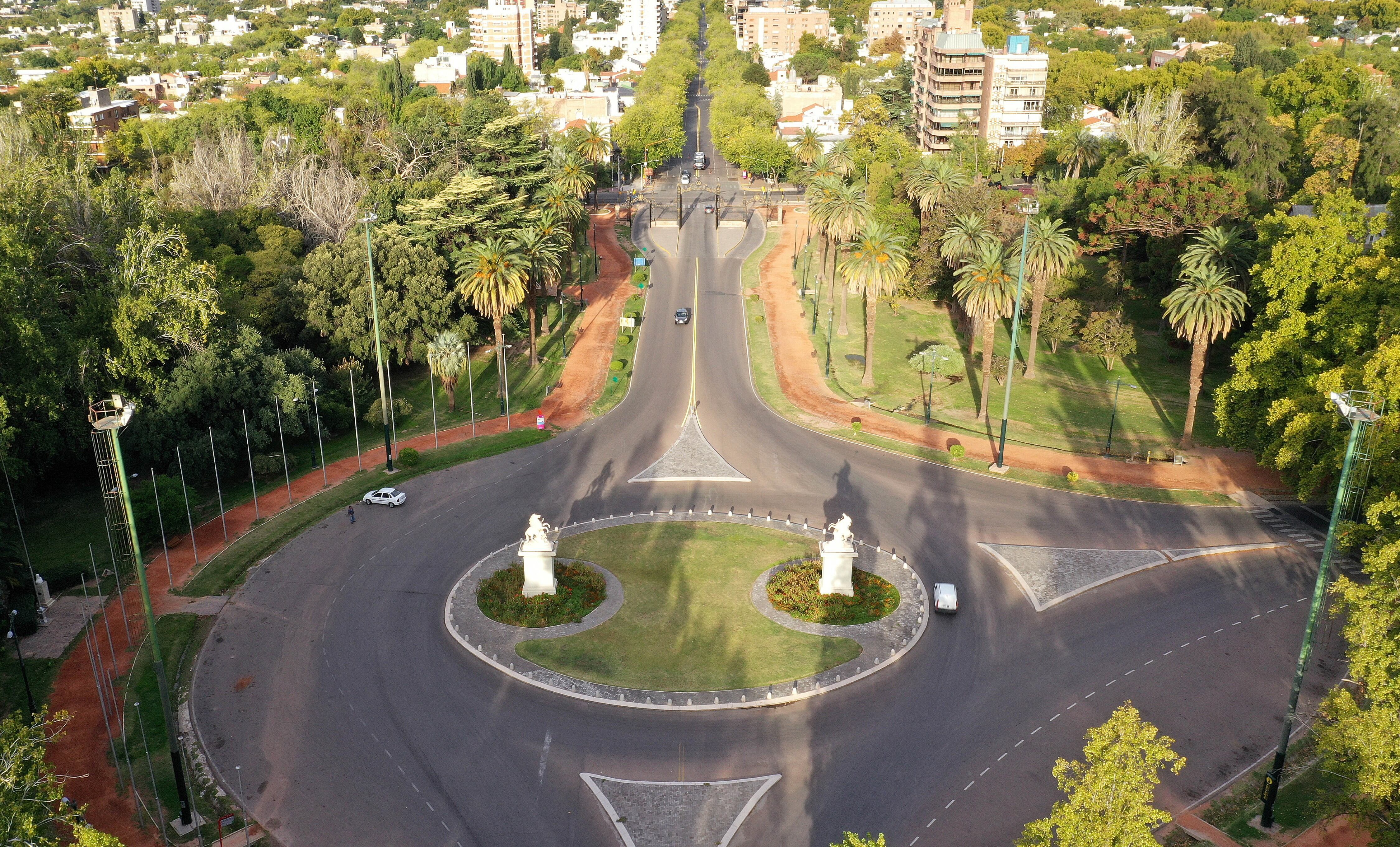 Al parque General San Martín solo se puede llegar caminando o en bicicleta - 