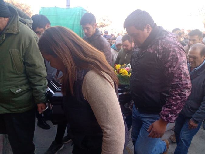  Vicente Gatica había ido a ver el partido de fútbol con sus hijos. 