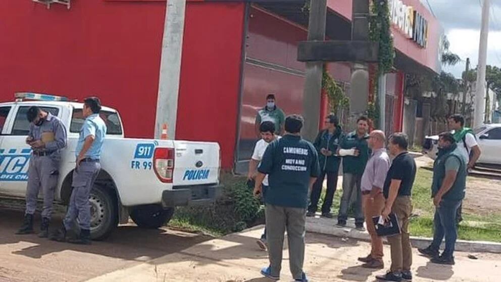 El dueño de un corralón decidió cerrar por los constantes bloqueos de Camioneros