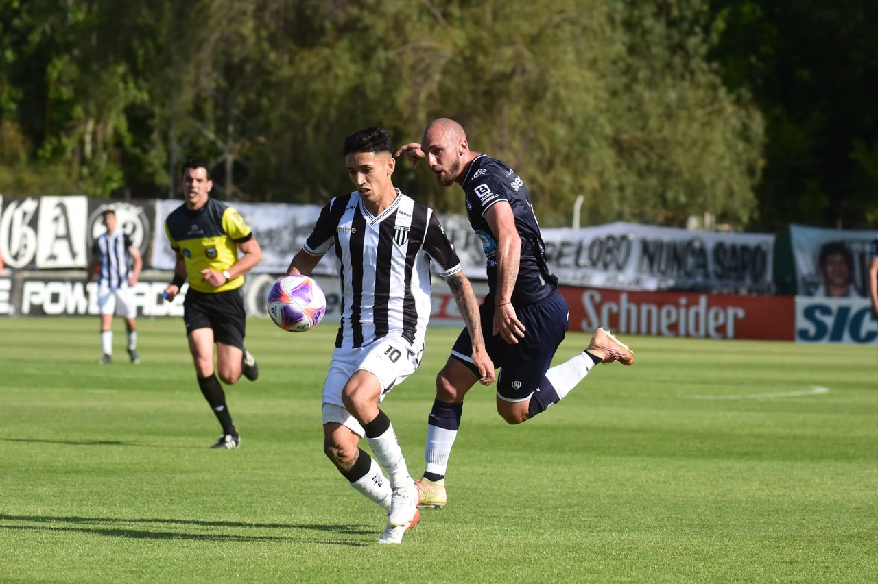 Gimnasia y Esgrima eliminó a Independiente Rivadavia y se metió en las semifinales de la Primera Nacional.
Foto: Mariana Villa / Los Andes