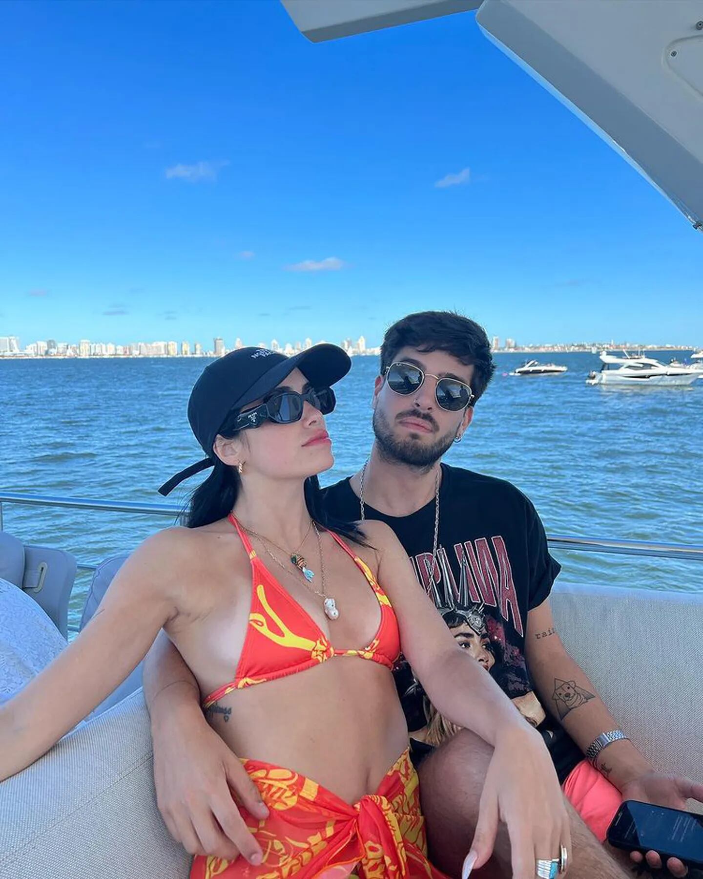 Lali Espósito arrasó con su look en Punta del Este