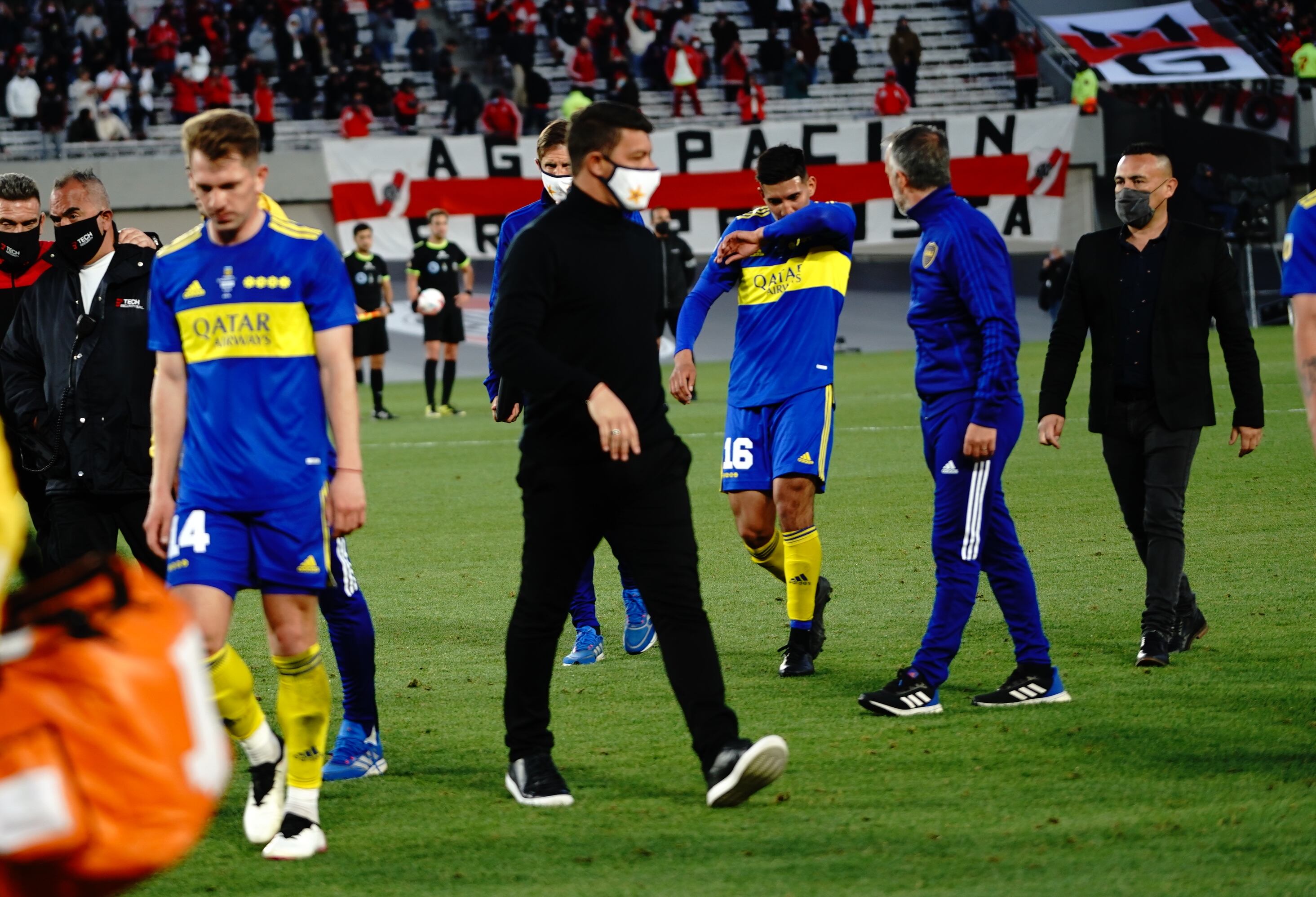 CORONAVIRUS - COVID 19 - ARGENTINA. Superclasico entre River y Boca. Clarín