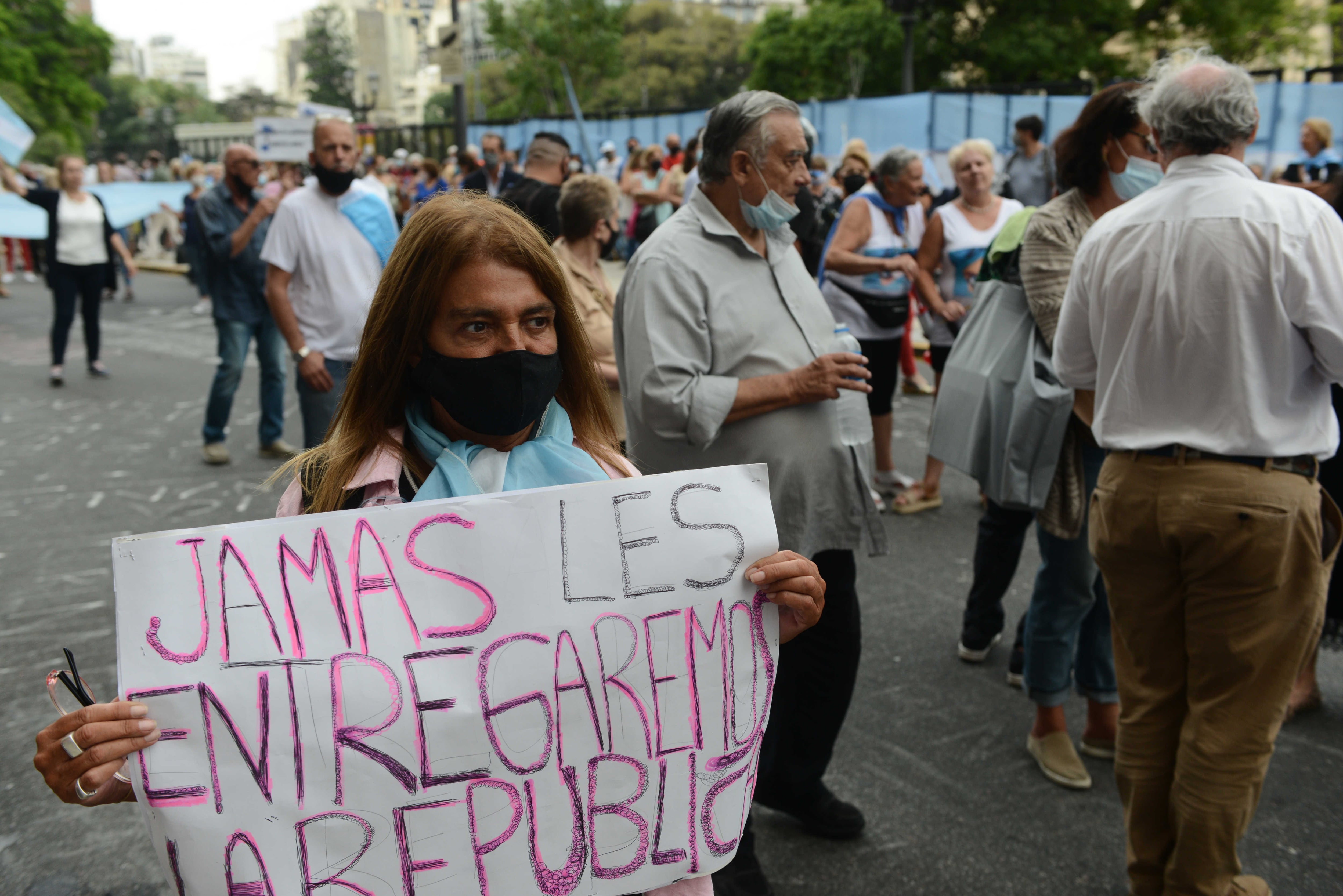 Marcha a favor de la Corte Suprema y po una justicia independiente frente al palacio de Justicia.
Fotos Clarin