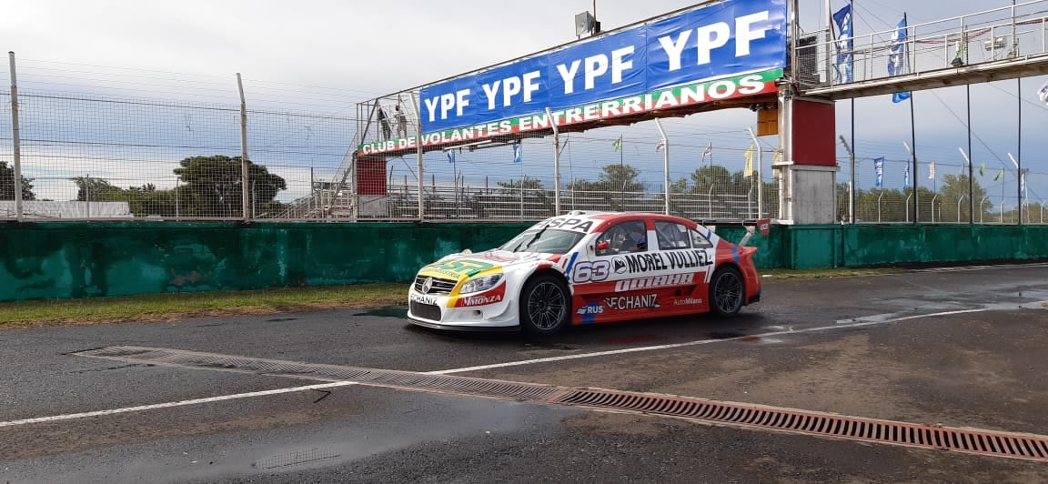 Franco Girolami se quedó con la clasificación del Top Race en el autódromo de Paraná. Lo escoltaron Diego Azar y Matías Rossi.