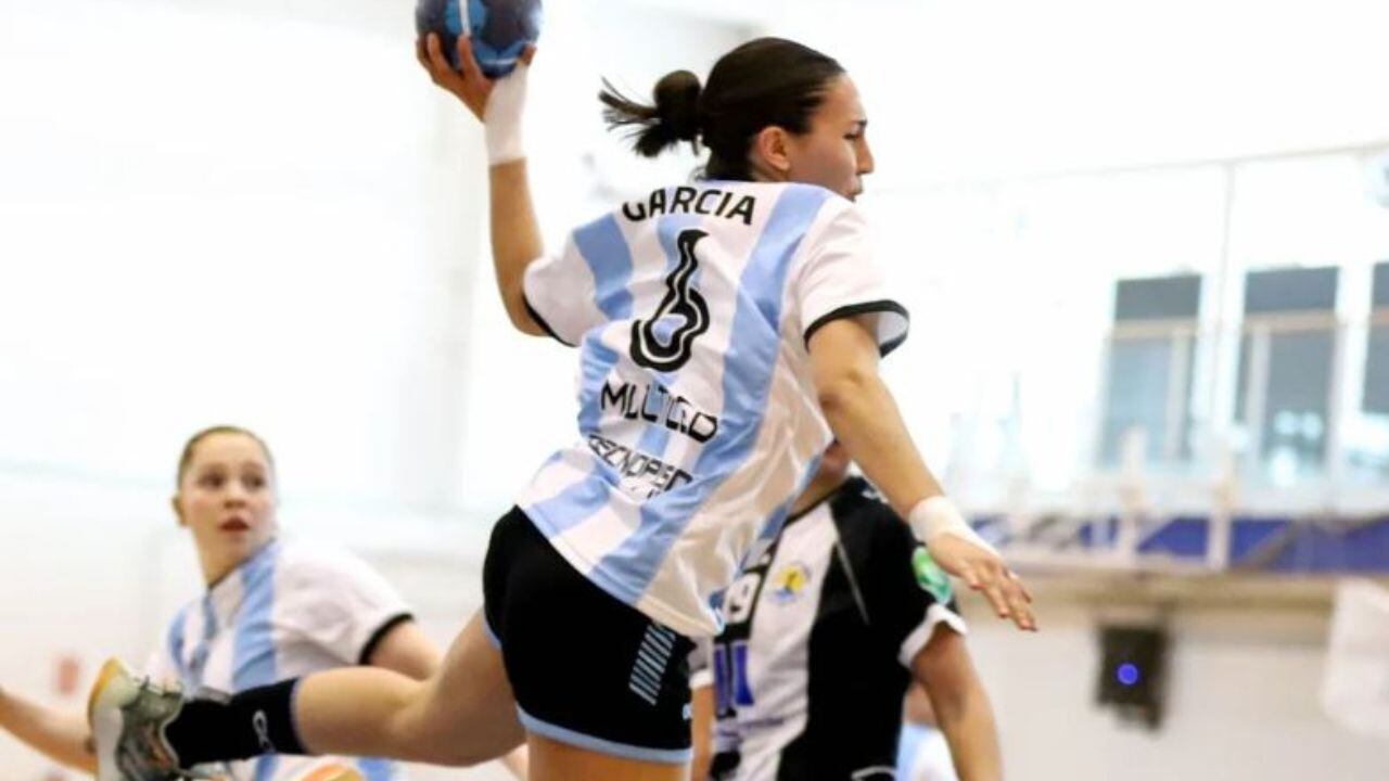 Ayelén García, la única mendocina que forma parte de La Garra, la Selección Argentina Femenina de Handball. / Gentileza.