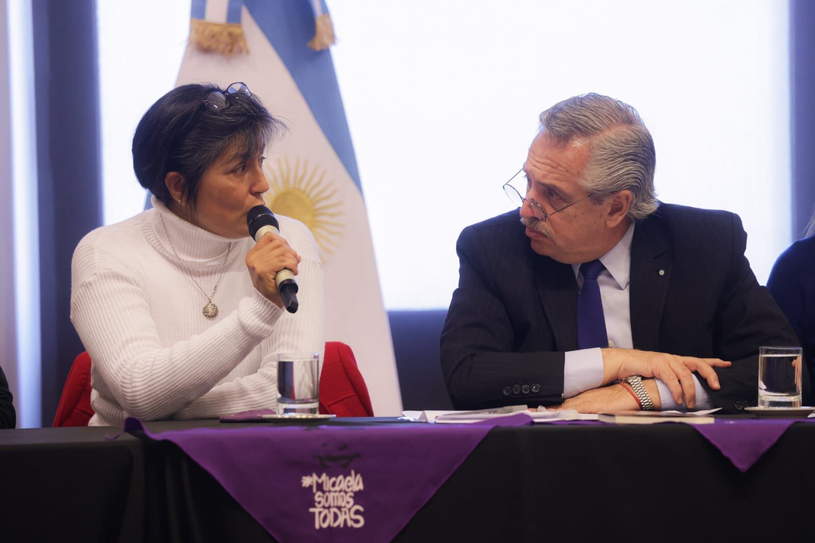 El presidente Alberto Fernández recibió en Casa Rosada a familiares de víctimas de femicidio.