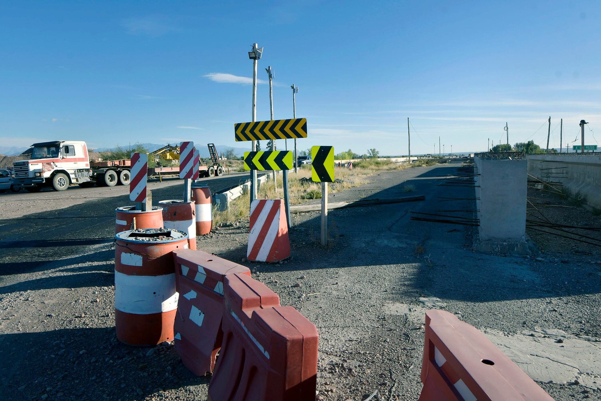 Las obras sobre los puentes sobre Ruta 40, que colapsaron en 2020 y 2021 en la zona de Anchoris, están completamente detenidas. - Foto: Archivo / Los Andes