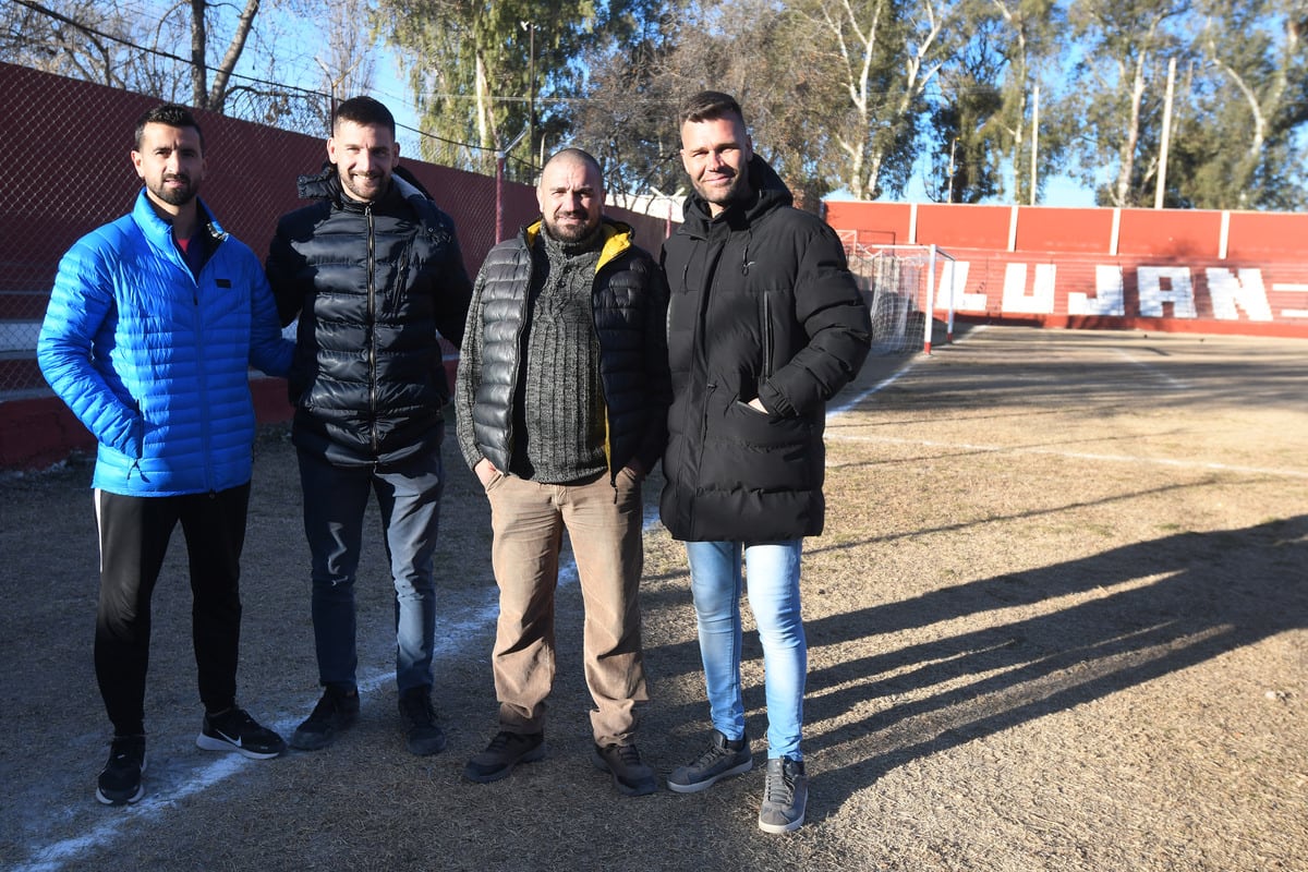 Mauricio Chávez, Marcos Tobar, Juan Pablo Videla y Cristian Campagnani, héroes del título de la Liga en 2013 y el ascenso al Argentino B en 2014. Foto: José Gutiérrez / Los Andes