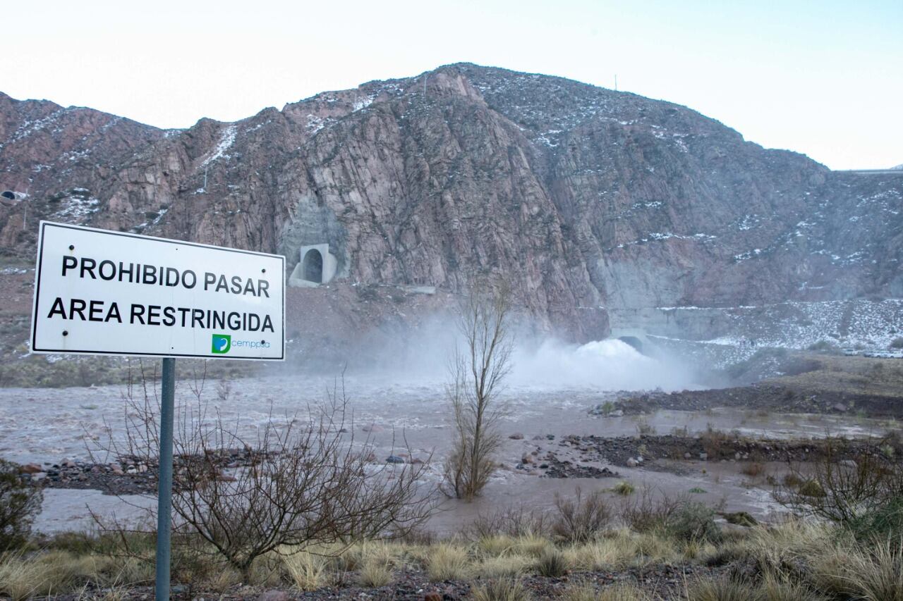 Dique Potrerillos: por qué se limpia el descargador de fondo y qué ocurriría si no se hiciera. Foto: Gobierno de Mendoza.