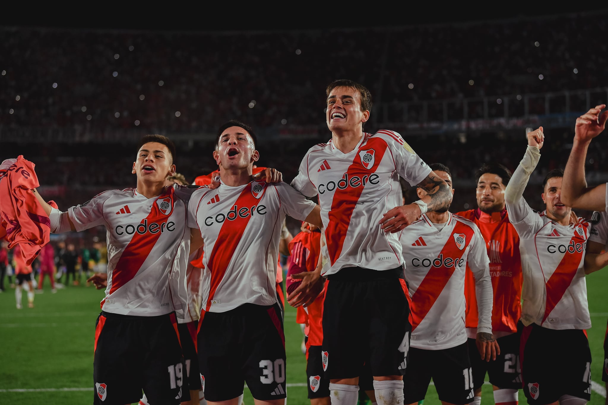 River celebrando el pase a semifinales de Libertadores. (River).