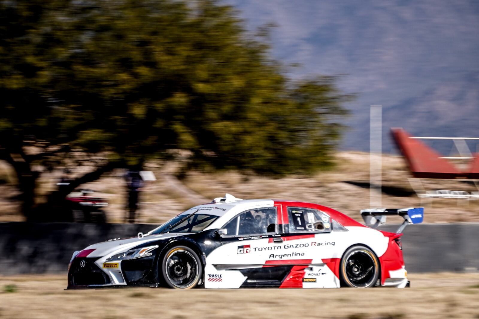 Diego Azar se llevó la segunda final del Top Race en La Rioja