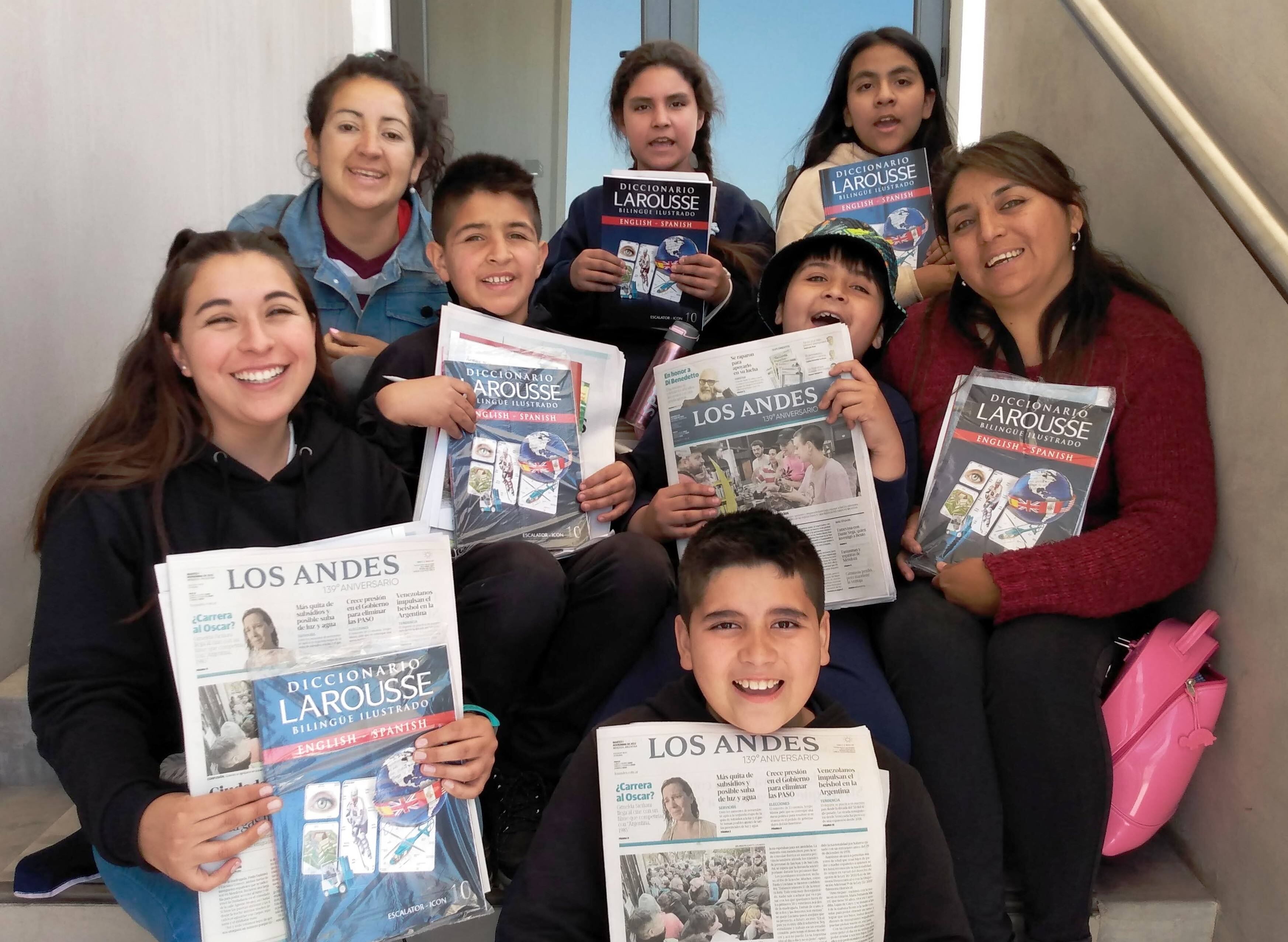 Ámbar, Joaquín, Álvaro y Esperanza, acompañados por Micaela Marinozi, Erica Videla y Daniela Diaz.

