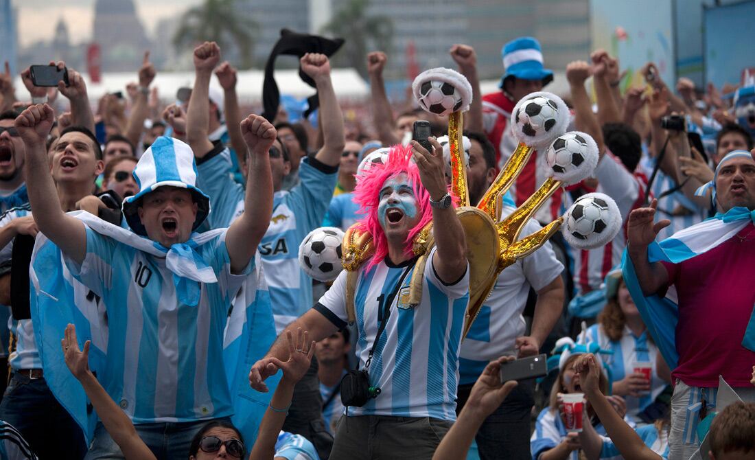 La AFIP salió a la caza de monotributistas que compraron entradas para la primera fase del Mundial. / Foto: AP