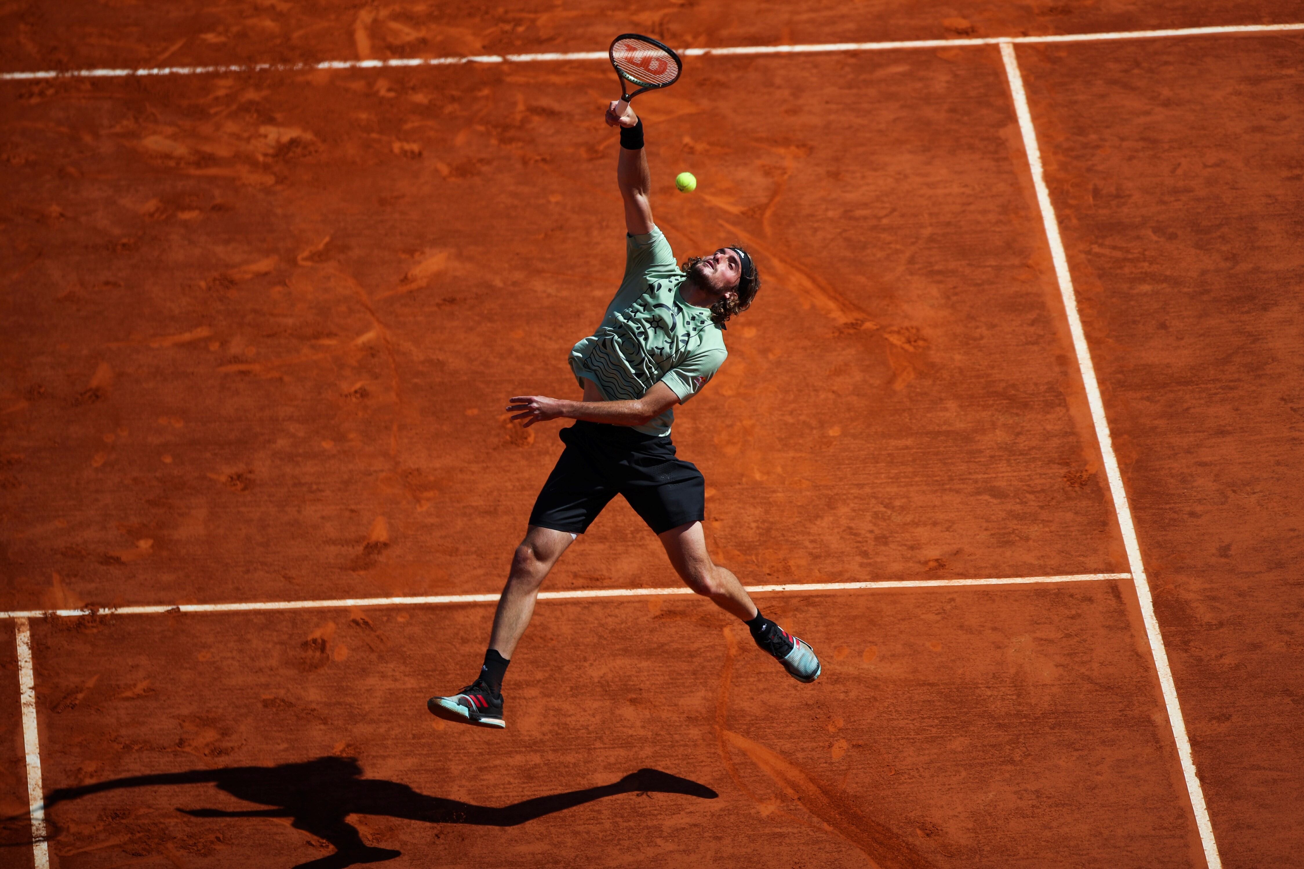 Stefanos Tsitsipas volvió a ganar en Montecalos./AP